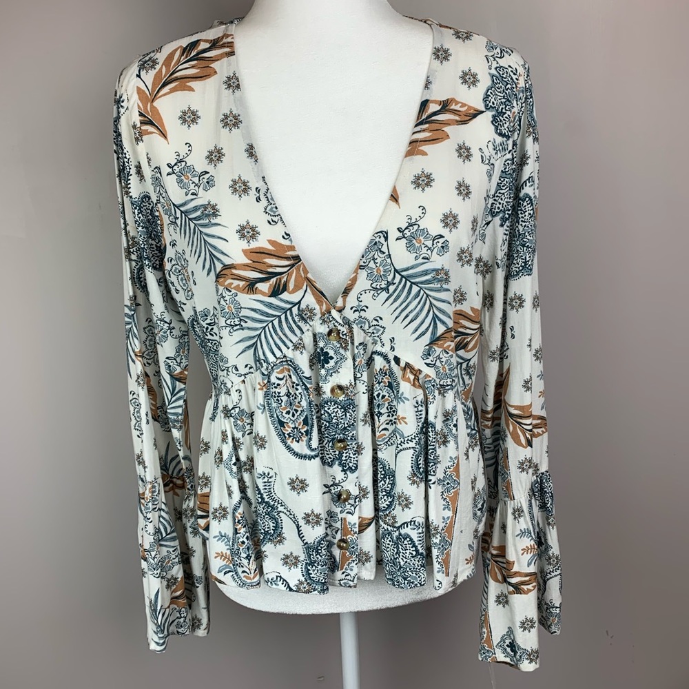Ivy & Main Bell Sleeve babydoll top, BoHo, size L